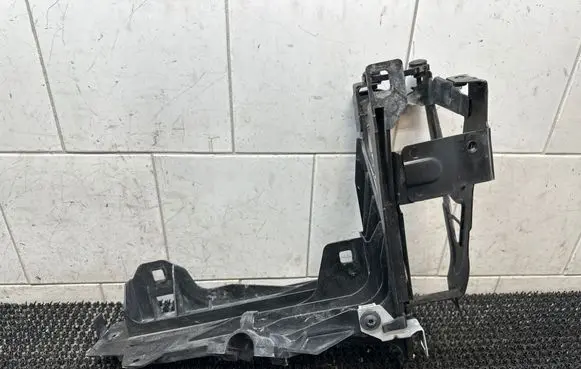 BMW 5 GT F07 Headlight/headlamp mounting bracket 7200778 11071510