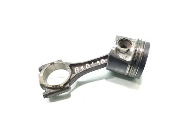 Volkswagen Caddy Piston with connecting rod 