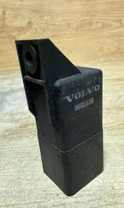 Volvo V70 Glow plug pre-heat relay 0281003037