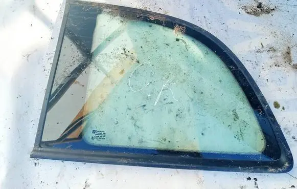 Opel Zafira A Rear side window AS2