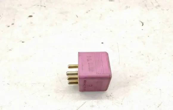 Mercedes-Benz C W202 Cruise control relay A0015427419 0015427419