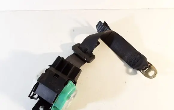 Toyota Corolla E120 E130 Middle seatbelt (rear) 7335002040