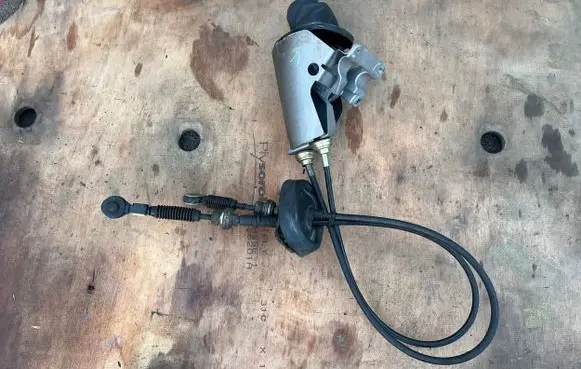 Renault Trafic II (X83) Gear shifter/selector 4913921