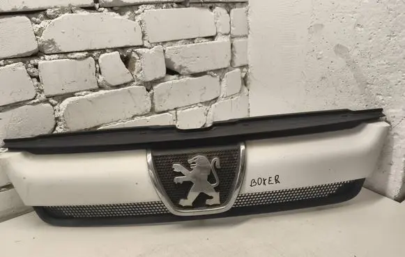 Peugeot Boxer Front grill LS1304703070 ST3162