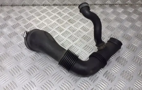 Ford Focus Air intake hose/pipe 4M51-9A673-AD