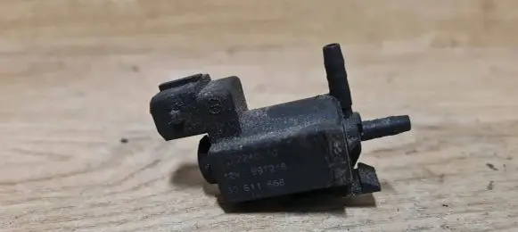 Volvo XC90 Turbo solenoid valve 30611668