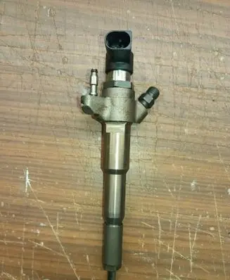 Renault Master III Fuel injector 166000372R
