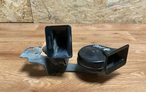 BMW 5 E60 E61 Horn signal 0092018
