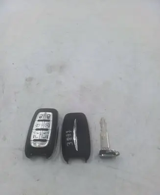 Chrysler Pacifica Ignition key/card 68217832AC