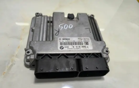 BMW X1 E84 Engine control unit/module 8519005 030747801 081018431