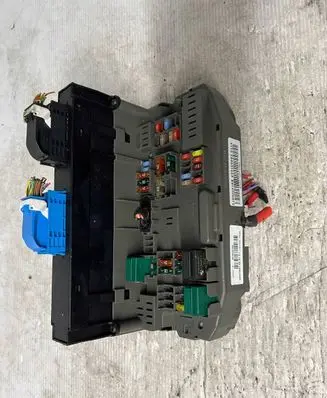 BMW X5 E70 Fuse module 518966010B