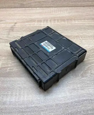 Mitsubishi Galant Engine control unit/module ECU MD340456 E2T67673H