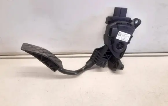 Audi A8 S8 D4 4H Accelerator throttle pedal 4H2723523B 12012012 6PV00950525