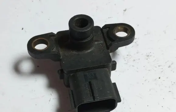 Opel Zafira A Air pressure sensor 24426679