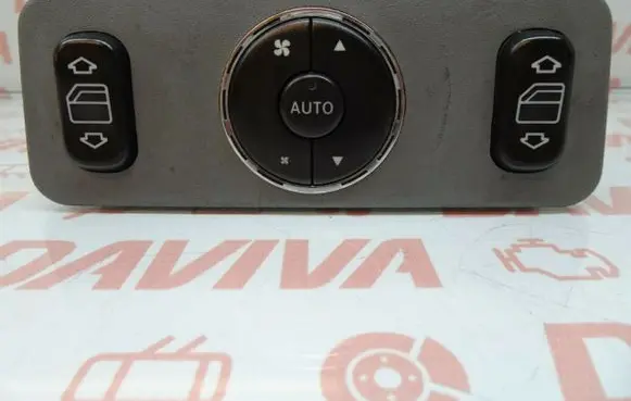 Mercedes-Benz ML W163 Electric window control switch A1638200326