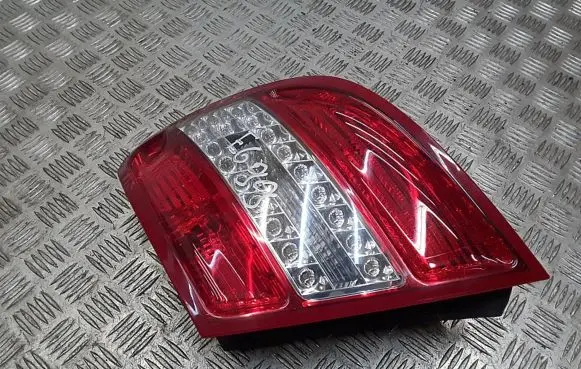 Mercedes-Benz C W204 Rear/tail lights 2048204064