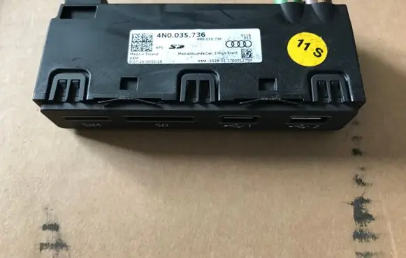 Audi A8 S8 D5 USB socket connector 4N0035736A