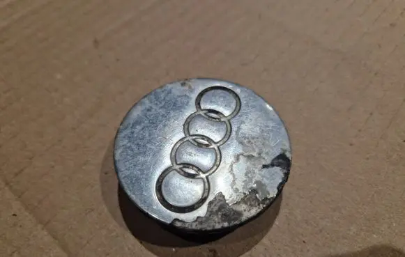 Audi TT TTS RS Mk3 8S Original wheel cap 8N0601170
