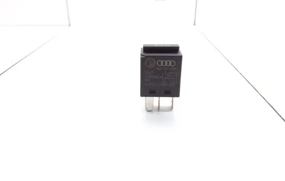 Audi A6 S6 C6 4F Other relay 8Z0951253