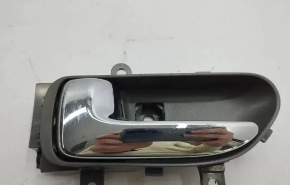 Nissan X-Trail T31 Front door interior handle