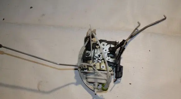 Audi A8 S8 D2 4D Rear door lock 8D2837016F