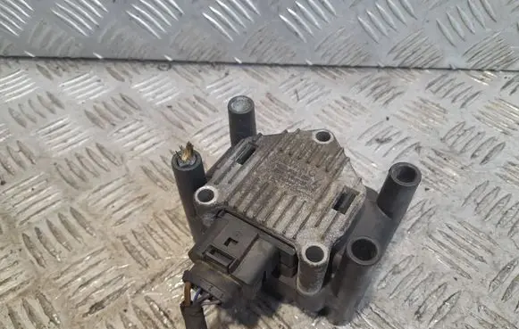 Skoda Fabia Mk2 (5J) Ignition amplifier control unit 032905106E