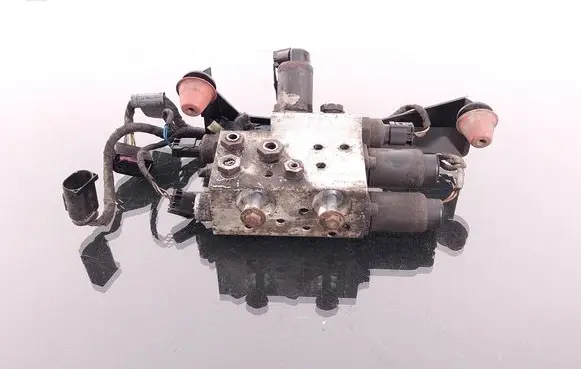 BMW 7 E65 E66 Active stabilizer control/valve assembly 6758704 3044641