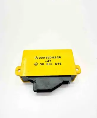 Mercedes-Benz SL R129 Seat heating relay 0008206226 A0008206226