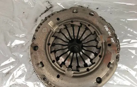 Mini One - Cooper F56 F55 Clutch set kit 8600207 8632610
