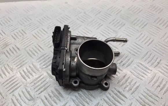 Toyota Verso Throttle valve 261000R020 142011K06 00642