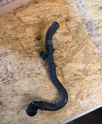 Volkswagen Golf VII Engine coolant pipe/hose 5Q0122073
