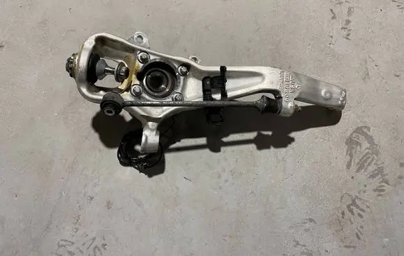 Mercedes-Benz GLE AMG (W166 - C292) Front wheel hub 16609 A1663920801 18205452300