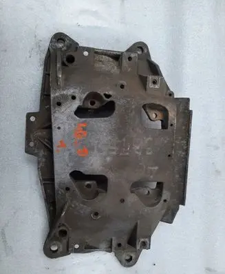 Gearbox mounting bracket