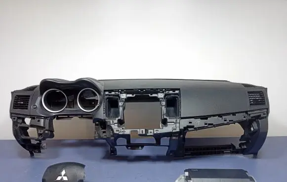 Mitsubishi Lancer VIII Dashboard