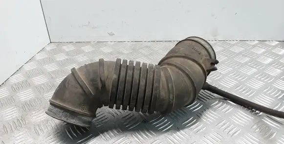 Mitsubishi Carisma Air intake duct part 5V963
