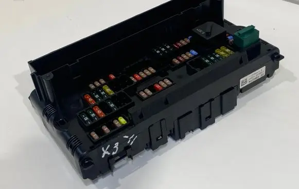 BMW X3 F25 Fuse module 9210863 02135017 117033444