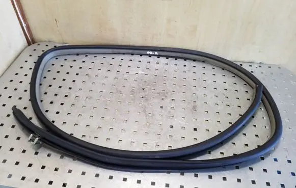 Toyota Yaris Front door rubber seal