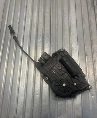 BMW 7 F01 F02 F03 F04 Rear door soft close latching motor 4154309800 29E12