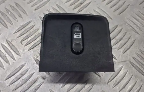 Nissan Primera Central locking switch button 