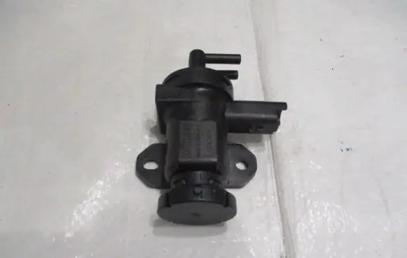 Peugeot 406 Turbo solenoid valve 1628LQ