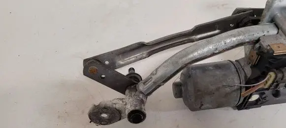 BMW 5 F10 F11 Front wiper linkage and motor