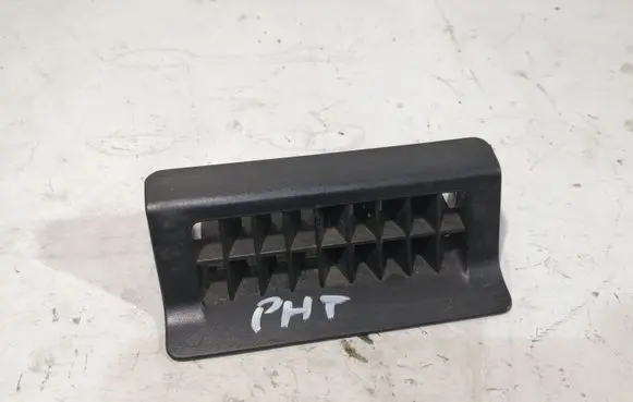 Volkswagen Phaeton Rear air vent grill 3D0819923A