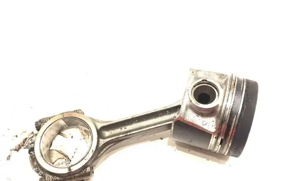 Volkswagen PASSAT B8 Piston with connecting rod 81L155