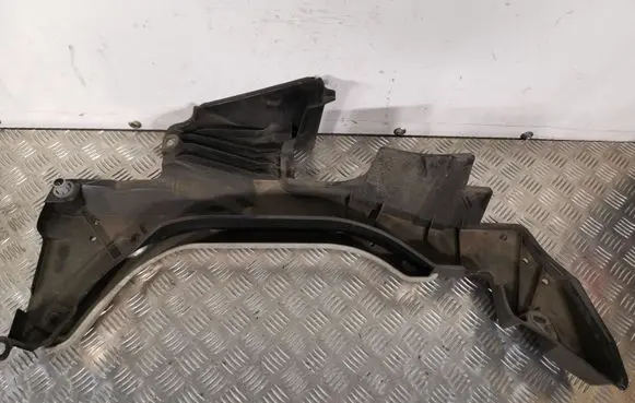 Toyota Prius (XW50) Center/middle under tray cover 5839047010