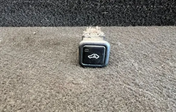 Volkswagen PASSAT B5.5 Alarm switch 4B0962109A