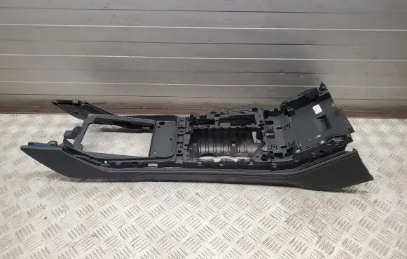Audi Q8 Center console 4M8863244K