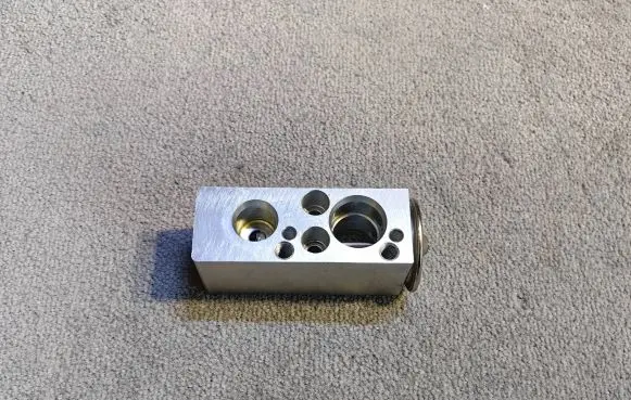 Mini One - Cooper F56 F55 Air conditioning (A/C) expansion valve 64116845415 6845415