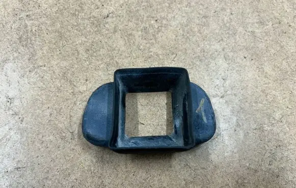 BMW 3 E46 Front door check strap stopper 51218208647 8208647