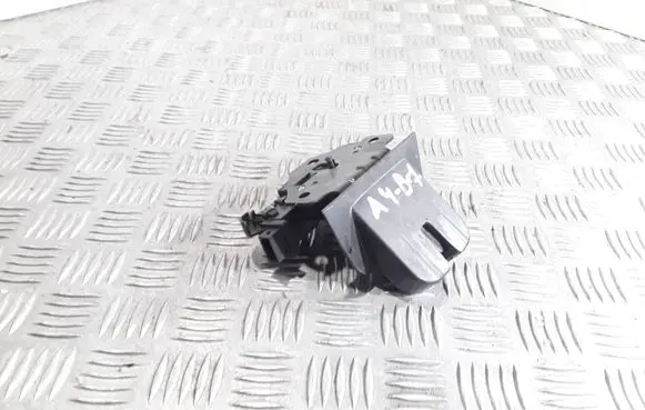 Audi A4 S4 B7 8E 8H Tailgate/trunk/boot lock/catch/latch 8E9827520A