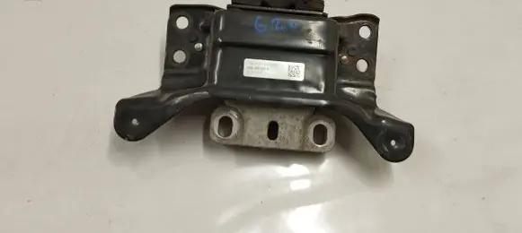 Skoda Octavia Mk3 (5E) Engine mount bracket 5q0199555r